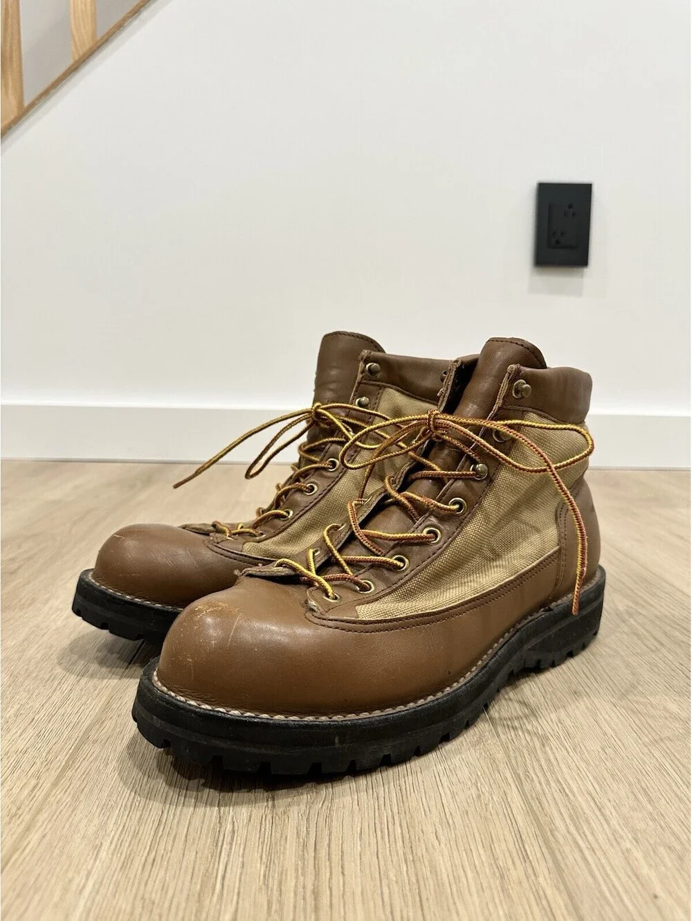 Vintage Danner 30420 10D USA Made Brown Leather Black Tag Gore-Tex Boots